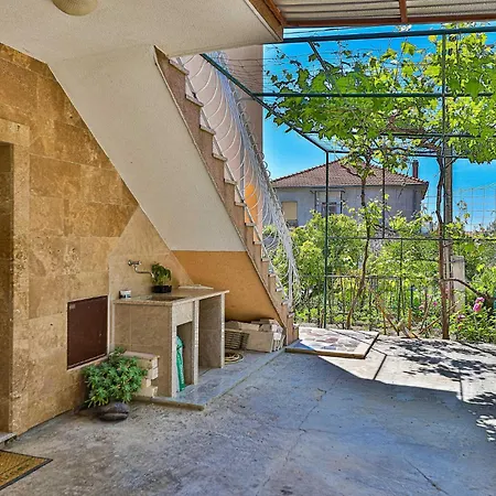 Stunning In With Kitchen